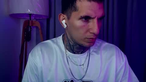 Snapshot of sebastian_muss chatting on 10-21-25, 02:01 Sebastian online show from 10-21-25, 02:01