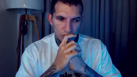 Snapshot of sebastian_muss chatting on 10-25-25, 01:18 Sebastian online show from 10-25-25, 01:18