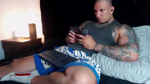 Snapshot of sebastian_muss chatting on 07-20-26, 06:32 Sebastian online show from 07-20-26, 06:32