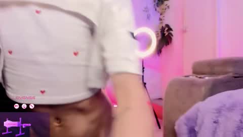     .  INDEPENDENT MODEL online show from 02-14-26, 03:20