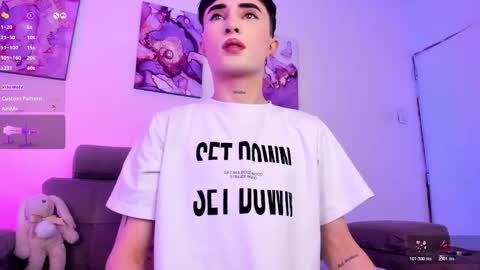     .  INDEPENDENT MODEL online show from 03-06-26, 02:46