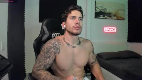 Lucian Sinclair online show from 11-29-25, 02:25