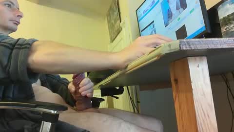 Snapshot of sebastianspalding450 chatting on 11-19-25, 10:04 sebastianspalding450 online show from 11-19-25, 10:04