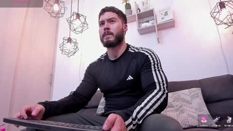 Instagram jeanpaulfit  online show from 01-07-25, 11:24