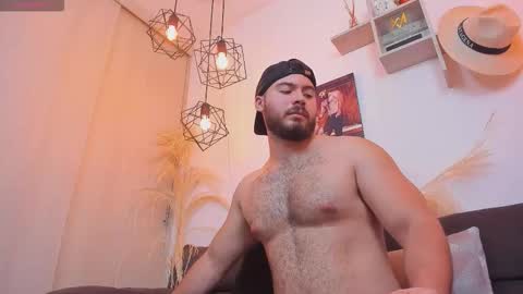 Instagram jeanpaulfit  online show from 03-05-26, 09:44