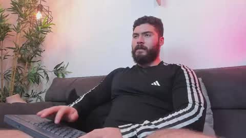 Snapshot of sebastianvilla__ chatting on 06-03-26, 11:43 Instagram jeanpaulfit online show from 06-03-26, 11:43