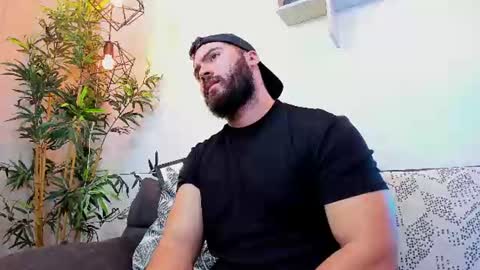 Snapshot of sebastianvilla__ chatting on 07-05-26, 08:27 Instagram jeanpaulfit online show from 07-05-26, 08:27