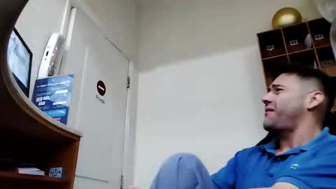 Snapshot of sebatorlop chatting on 02-27-26, 01:38 Sebastian Torres Lpez online show from 02-27-26, 01:38