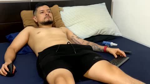 Snapshot of sebaz044 chatting on 11-24-25, 04:01 sebaz044 online show from 11-24-25, 04:01