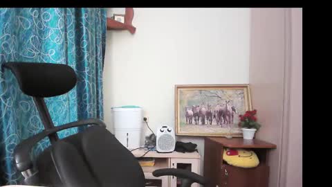 Snapshot of secret_lover_xxx chatting on 09-15-25, 05:29 Secret lover XXX online show from 09-15-25, 05:29