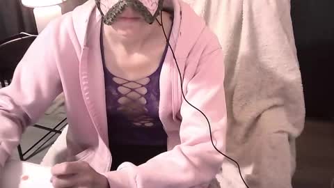 Anni online show from 04-20-26, 08:54