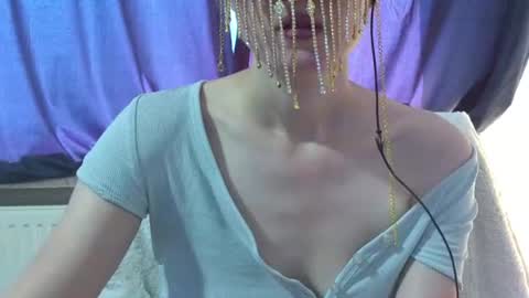 Anni online show from 06-21-26, 10:51