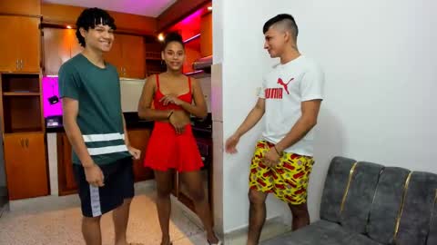 Snapshot of secrethause71605 chatting on 01-08-25, 01:20 NIKOL online show from 01-08-25, 01:20