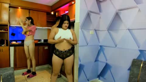 Snapshot of secrethause71605 chatting on 01-16-25, 10:10 NIKOL online show from 01-16-25, 10:10