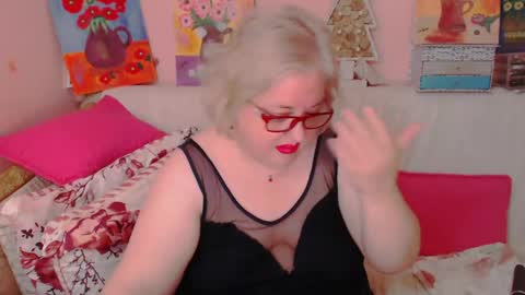 Snapshot of secretloverbbw chatting on 05-19-26, 06:58 Alice online show from 05-19-26, 06:58