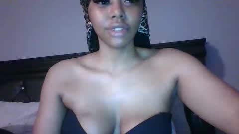 Snapshot of secrets333 chatting on 02-25-26, 10:41 secrets333 online show from 02-25-26, 10:41