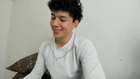Snapshot of seder_4 chatting on 06-12-26, 03:22 Sebas online show from 06-12-26, 03:22