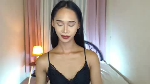 Snapshot of seductive_ashly chatting on 06-25-26, 02:00 ashly online show from 06-25-26, 02:00