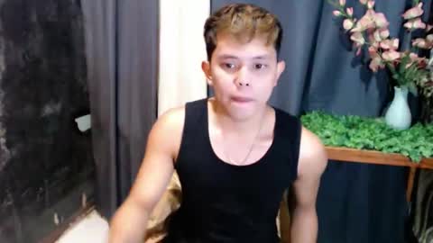 Snapshot of seductive_maxxx chatting on 04-26-26, 09:29 Max online show from 04-26-26, 09:29