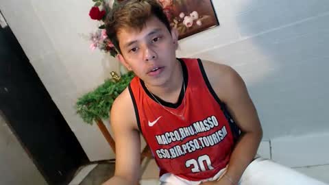 Snapshot of seductive_maxxx chatting on 05-11-26, 06:38 Max online show from 05-11-26, 06:38