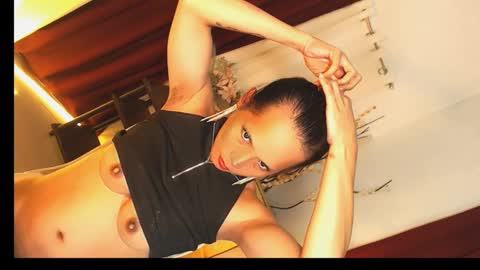 Snapshot of seductive_nicki chatting on 12-14-24, 01:39 seductive_nicki online show from 12-14-24, 01:39