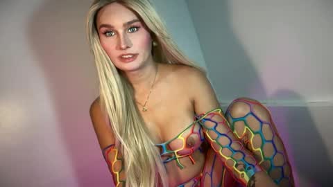 Snapshot of seductive_temptation1 chatting on 05-07-26, 10:53 cath online show from 05-07-26, 10:53