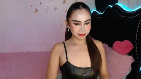 Snapshot of seductive_vana chatting on 03-08-25, 06:37 Vanessa online show from 03-08-25, 06:37
