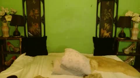 Snapshot of seductivecatxxx chatting on 03-06-25, 12:09 dyosa isabel online show from 03-06-25, 12:09