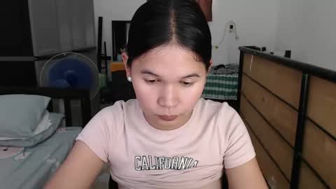 Snapshot of seductivemegoftheworld_ chatting on 04-12-26, 06:07 MEG online show from 04-12-26, 06:07