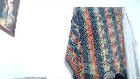 Estefany online show from 12-29-24, 04:08