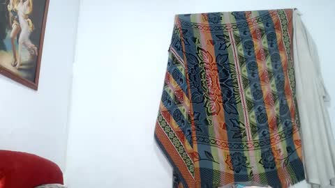 Estefany online show from 12-30-24, 12:42