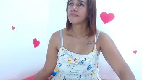 Estefany online show from 10-23-25, 05:40