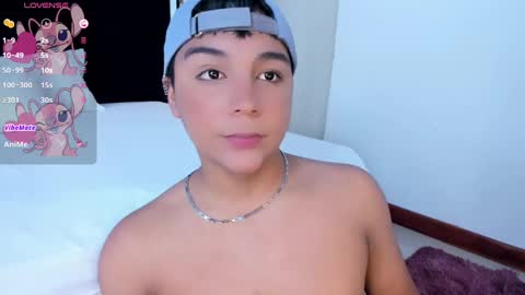 Snapshot of seductivo_jr chatting on 02-12-25, 04:23 seductivo online show from 02-12-25, 04:23