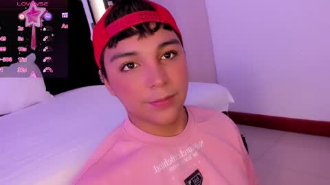 Snapshot of seductivo_jr chatting on 02-20-25, 05:44 seductivo online show from 02-20-25, 05:44