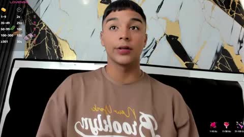 Snapshot of seductivo_jr chatting on 10-22-25, 05:52 seductivo online show from 10-22-25, 05:52