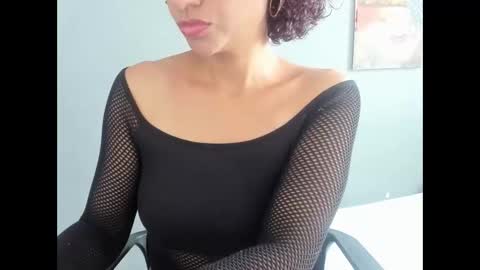 Snapshot of seductress_malia chatting on 12-14-25, 04:34 seductress_malia online show from 12-14-25, 04:34