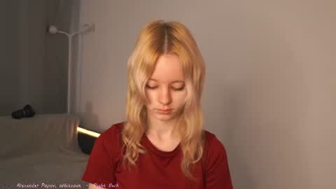 Snapshot of seebunny chatting on 07-14-26, 04:23 See Its honey bunny im Lana online show from 07-14-26, 04:23