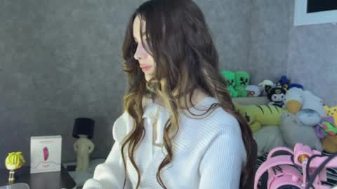 Snapshot of seeeyoubaby chatting on 04-24-26, 03:31 Slavia online show from 04-24-26, 03:31