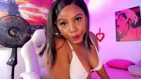 Snapshot of seexy_queen chatting on 12-14-24, 09:02 Queen online show from 12-14-24, 09:02