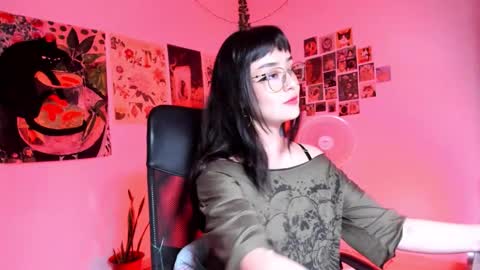 Snapshot of segismunda chatting on 09-11-25, 01:17 Luciana online show from 09-11-25, 01:17