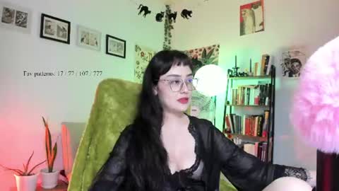 Snapshot of segismunda chatting on 06-24-26, 10:53 Luciana online show from 06-24-26, 10:53