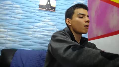 Snapshot of seigfried0 chatting on 02-21-25, 06:59 Seigfried online show from 02-21-25, 06:59