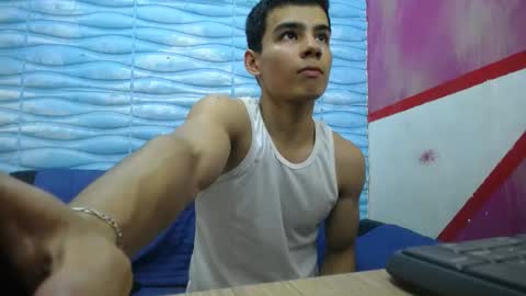 Snapshot of seigfried0 chatting on 03-03-25, 07:28 Seigfried online show from 03-03-25, 07:28