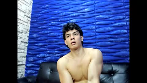 Snapshot of seigfried0 chatting on 02-10-26, 01:21 Seigfried online show from 02-10-26, 01:21