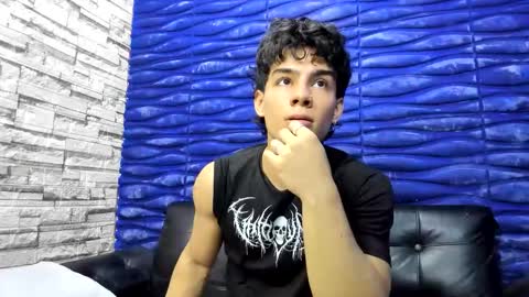 Snapshot of seigfried0 chatting on 02-16-26, 12:18 Seigfried online show from 02-16-26, 12:18