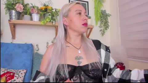 Yeyis  online show from 12-31-24, 05:55