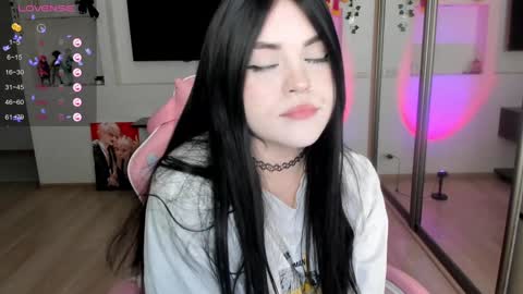 Snapshot of selena___cute chatting on 12-12-24, 04:59 Selena online show from 12-12-24, 04:59