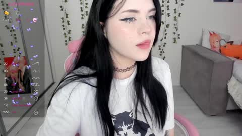 Snapshot of selena___cute chatting on 01-28-25, 05:11 Selena online show from 01-28-25, 05:11