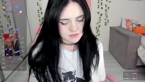 Snapshot of selena___cute chatting on 01-28-25, 08:14 Selena online show from 01-28-25, 08:14