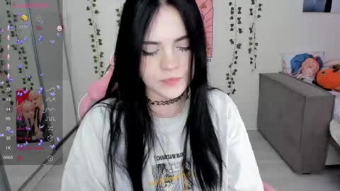 Snapshot of selena___cute chatting on 02-10-25, 05:03 Selena online show from 02-10-25, 05:03